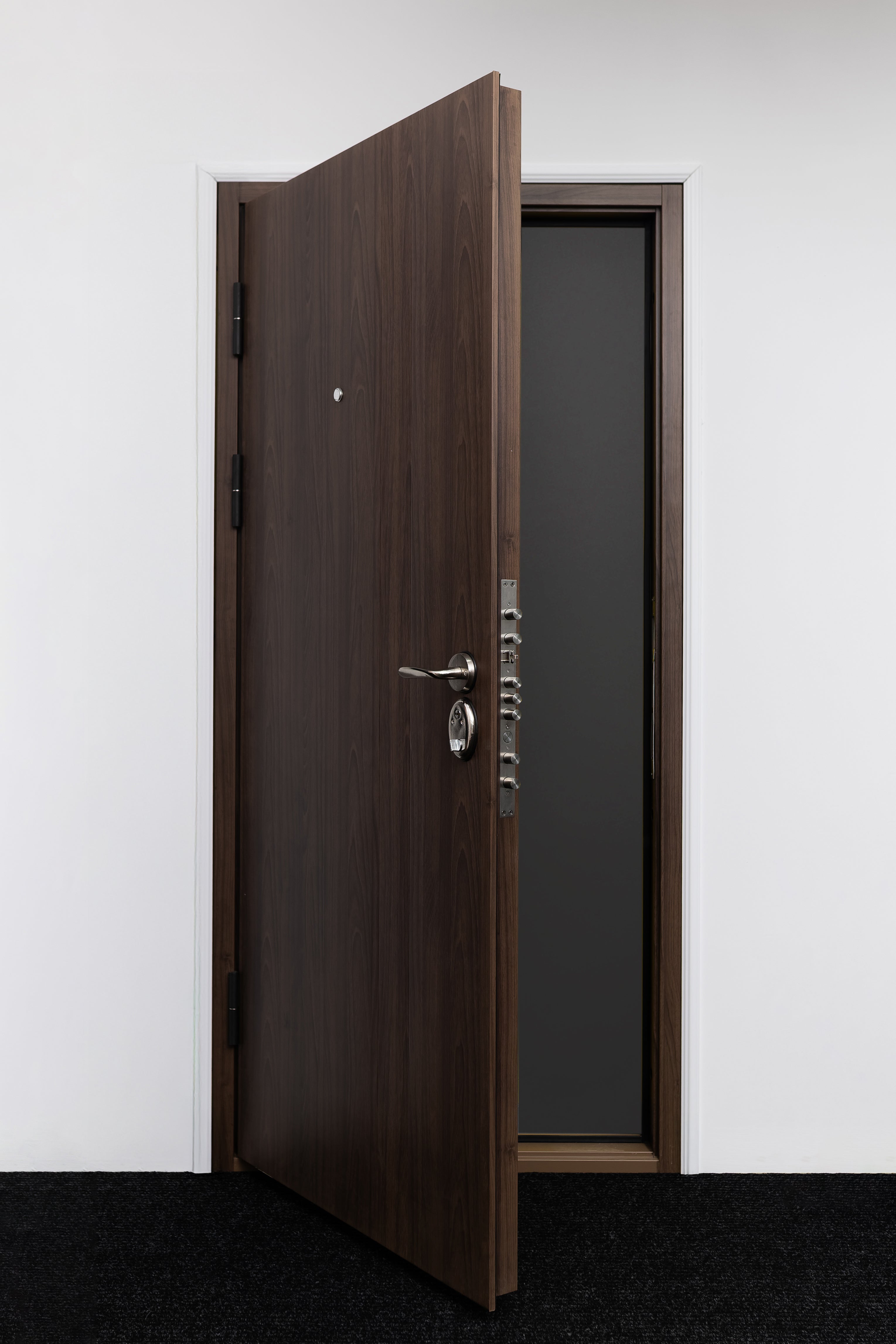 Hőszigetelt biztonsági bejárati ajtó IronDOOR25 98×208 cm - Prémium kivitel: 100mm-es profil, rejtett zsanérral