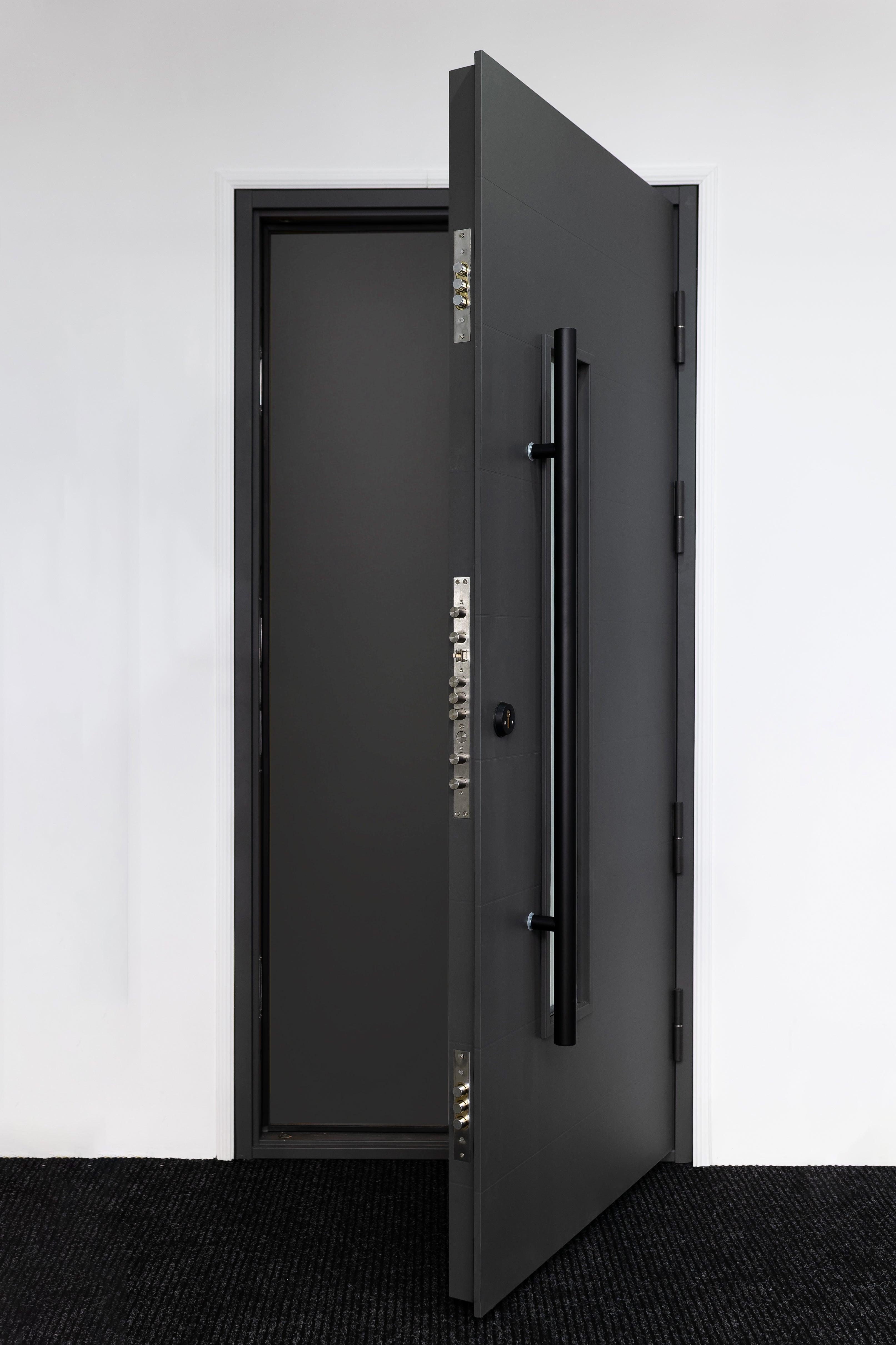 Hőszigetelt biztonsági bejárati ajtó IronDOOR18 98×208 cm