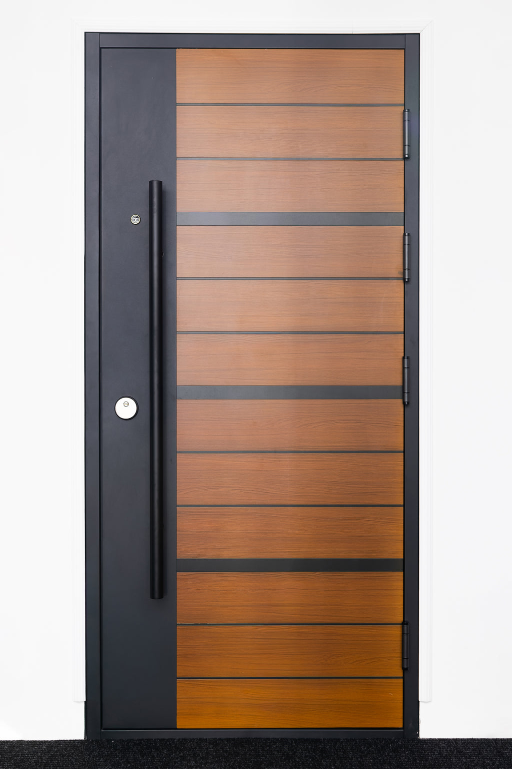 Hőszigetelt biztonsági bejárati ajtó IronDOOR24 98×208 cm