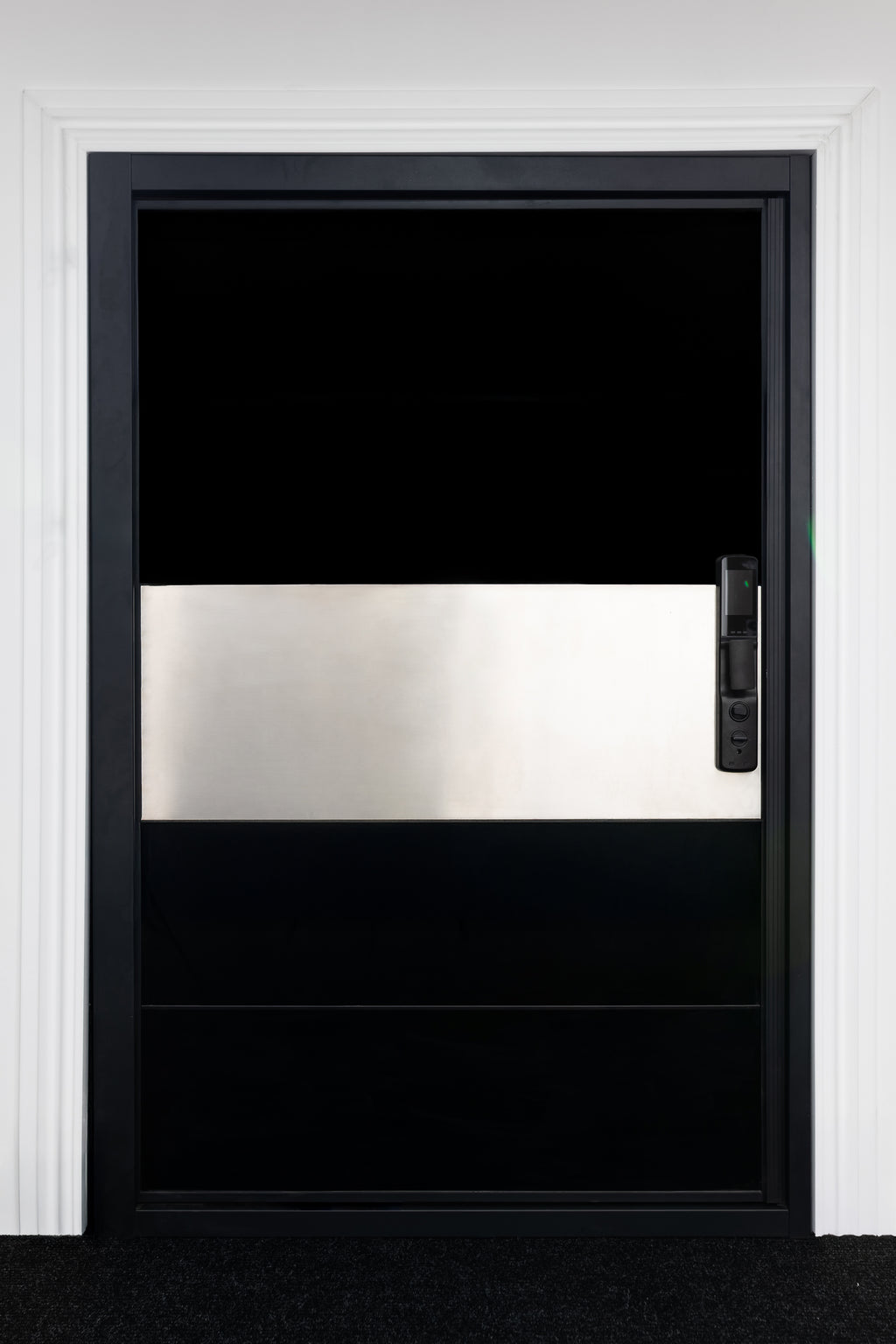 Hőszigetelt biztonsági bejárati ajtó IronDOOR21 138×208 cm