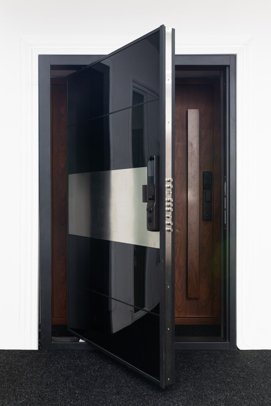Hőszigetelt biztonsági bejárati ajtó IronDOOR21 138×208 cm