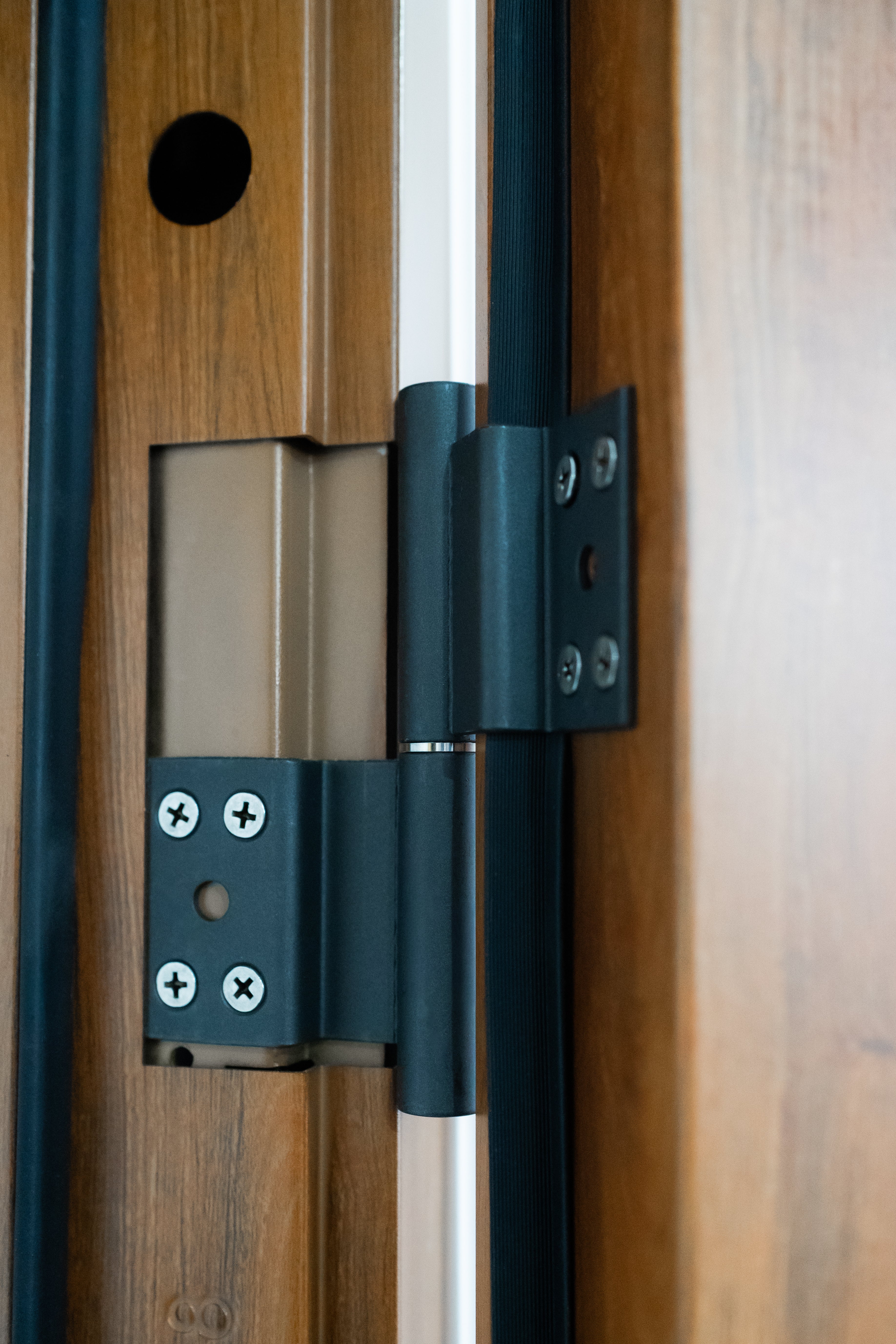 Hőszigetelt biztonsági bejárati ajtó IronDOOR26 98×208 cm