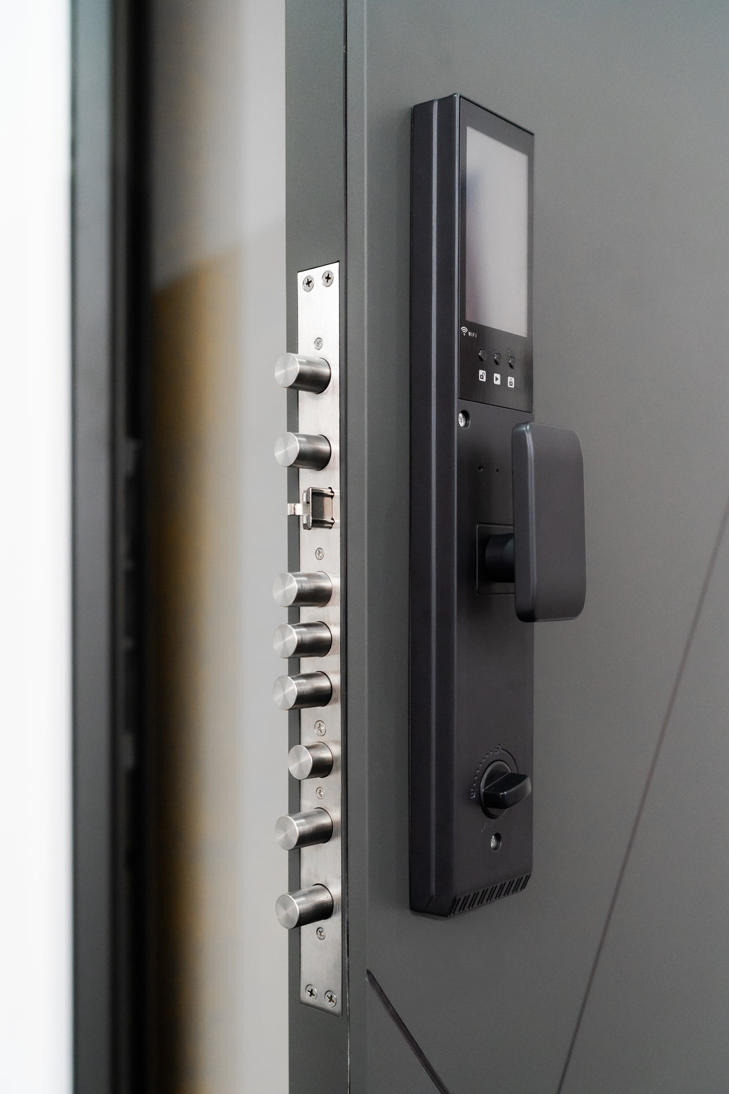Hőszigetelt biztonsági bejárati ajtó IronDOOR02 98x208 cm