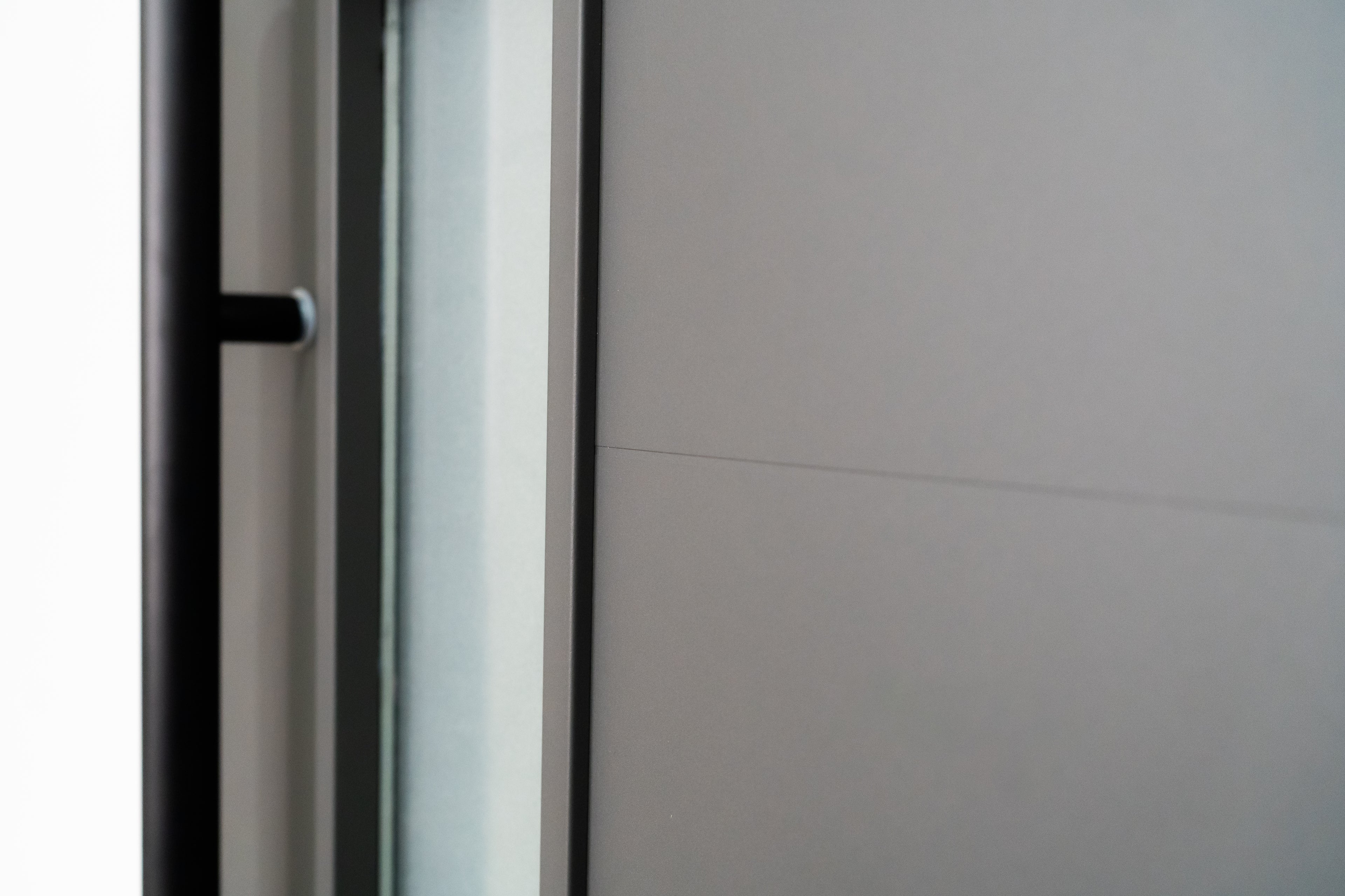 Hőszigetelt biztonsági bejárati ajtó IronDOOR18 98×208 cm