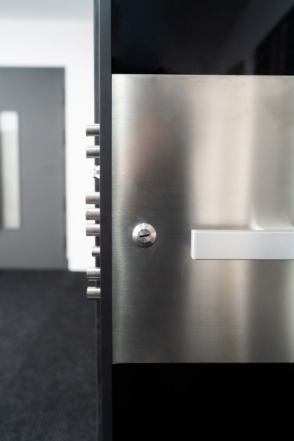 Hőszigetelt biztonsági bejárati ajtó IronDOOR21 138×208 cm
