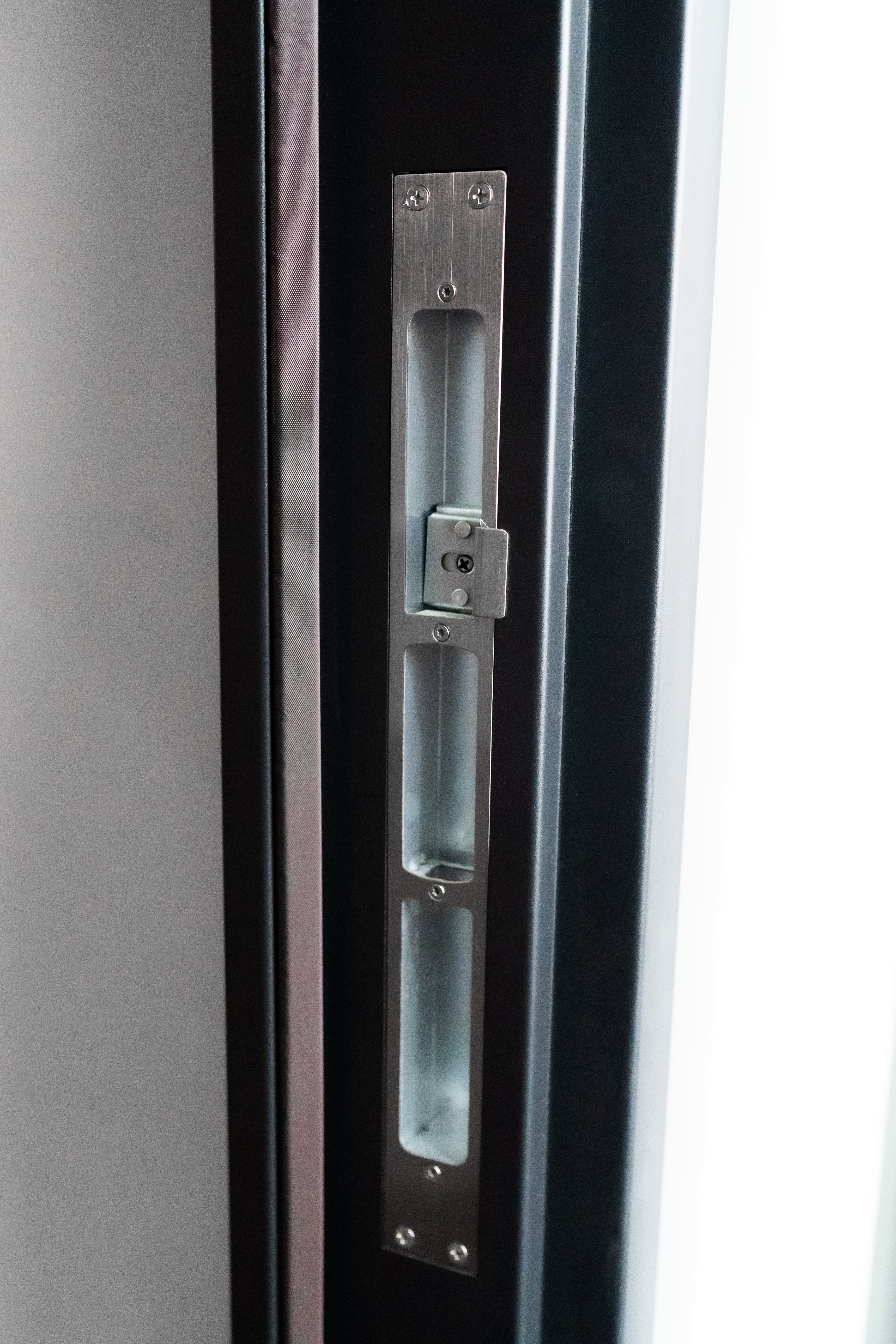 Hőszigetelt biztonsági bejárati ajtó IronDOOR21 138×208 cm