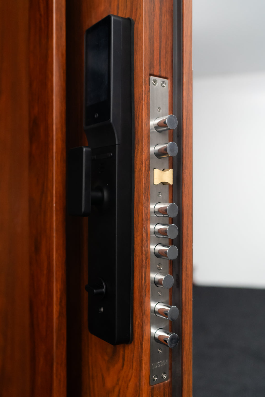 Hőszigetelt biztonsági bejárati ajtó IronDOOR22 150×210 cm