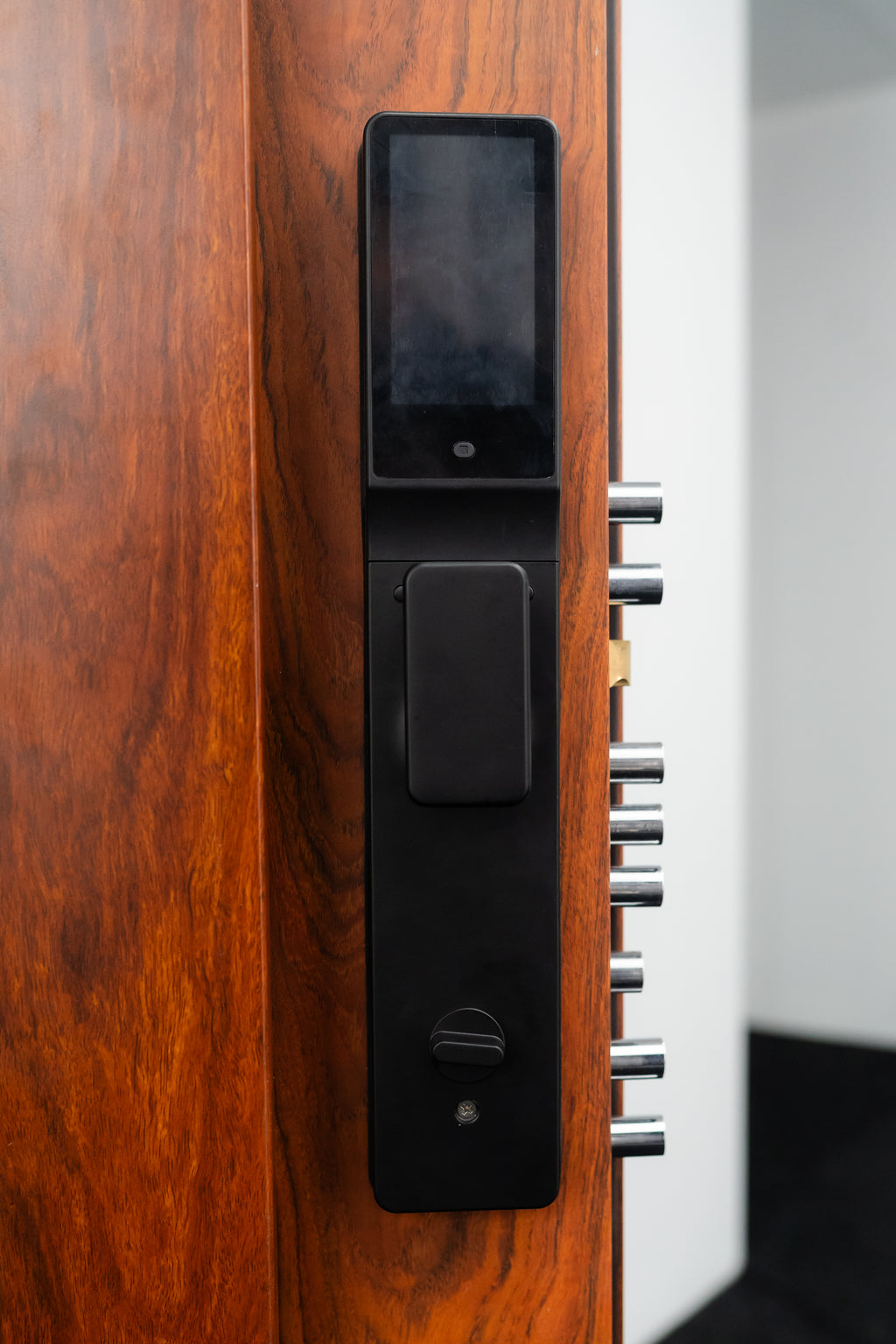 Hőszigetelt biztonsági bejárati ajtó IronDOOR22 150×210 cm