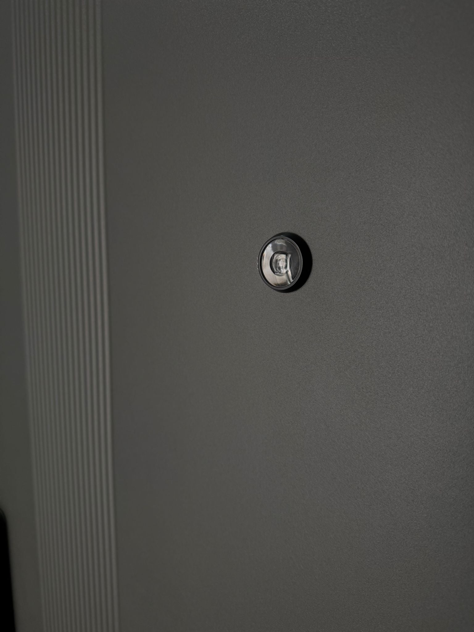 Hőszigetelt biztonsági bejárati ajtó IronDOOR01 98x208cm antracit színű 4 funkciós okos zárral