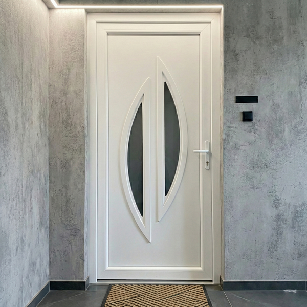 Műanyag bejárati ajtó - ausbach kivitel - 70mm-es profil, 24mm-es panel, 2 rétegű üveg, zártszelvény merevítéssel