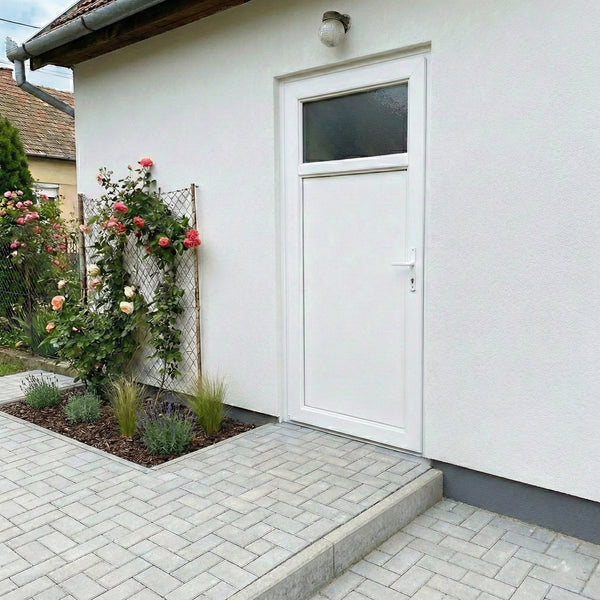 Műanyag mellékbejárati ajtó - 60mm-es profil, 20mm-es panel, 1 rétegű üveg