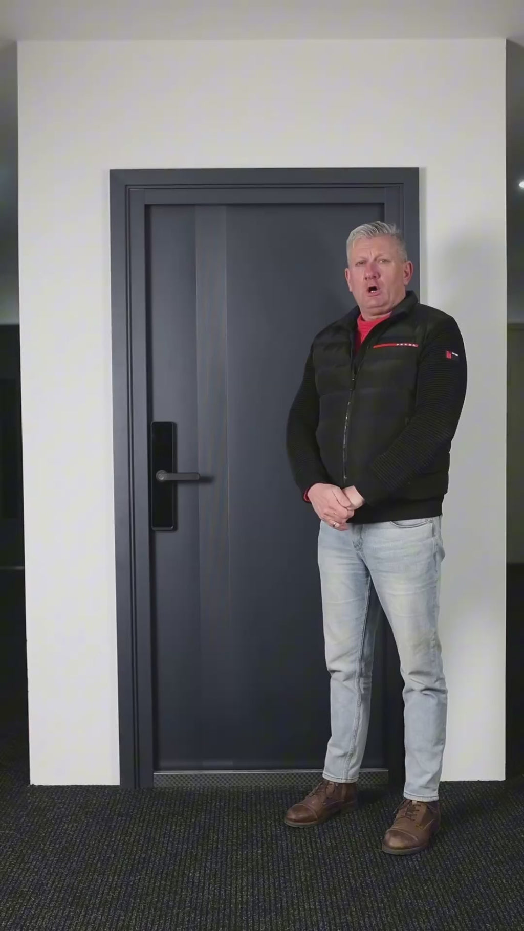 Hőszigetelt biztonsági bejárati ajtó IronDOOR01 98x208cm antracit színű 4 funkciós okos zárral